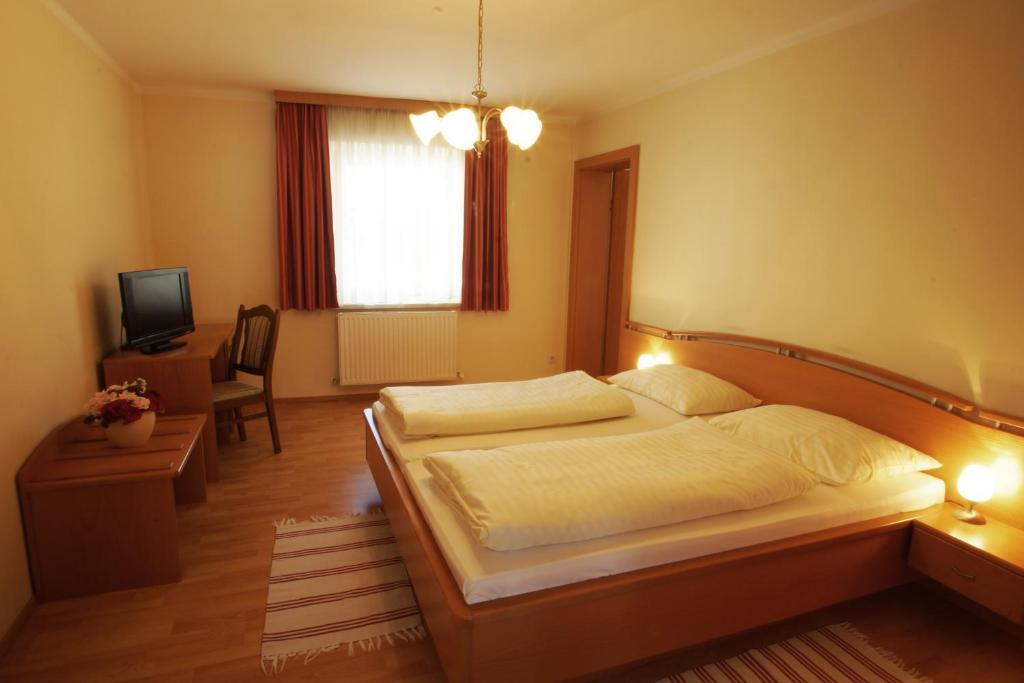 Gasthof Zur Post Straßwalchen Kültér fotó